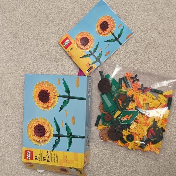 Lego Sunflowers & Roses Sets - Picture 6 of 11